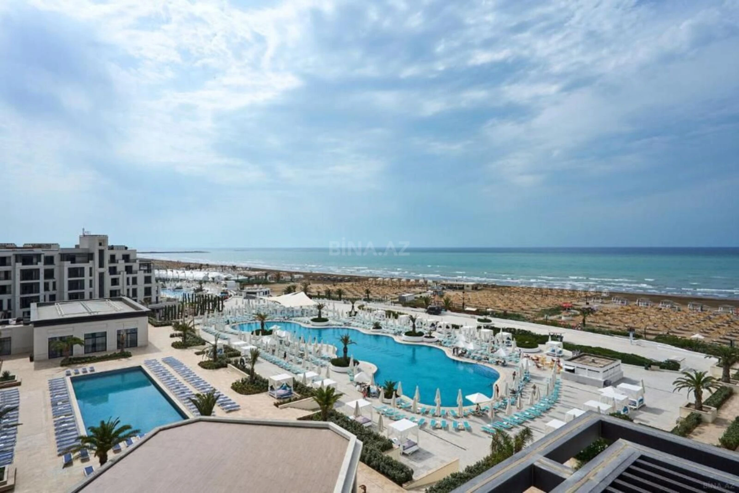 Satılır 2 otaqlı mənzil 117 m²