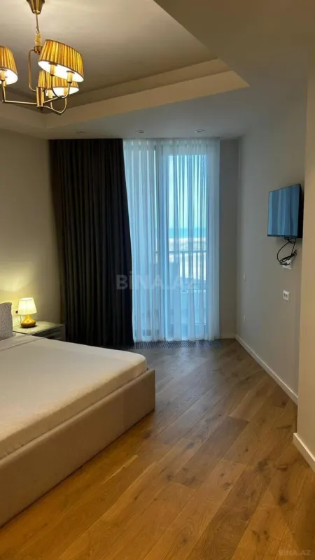 Satılır 2 otaqlı mənzil 117 m²