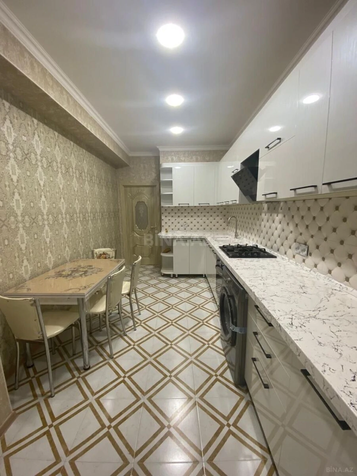 Kirayə verilir 2 otaqlı mənzil 98 m²