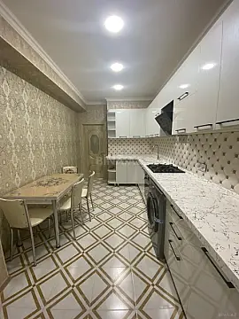 Kirayə verilir 2 otaqlı mənzil 98 m²