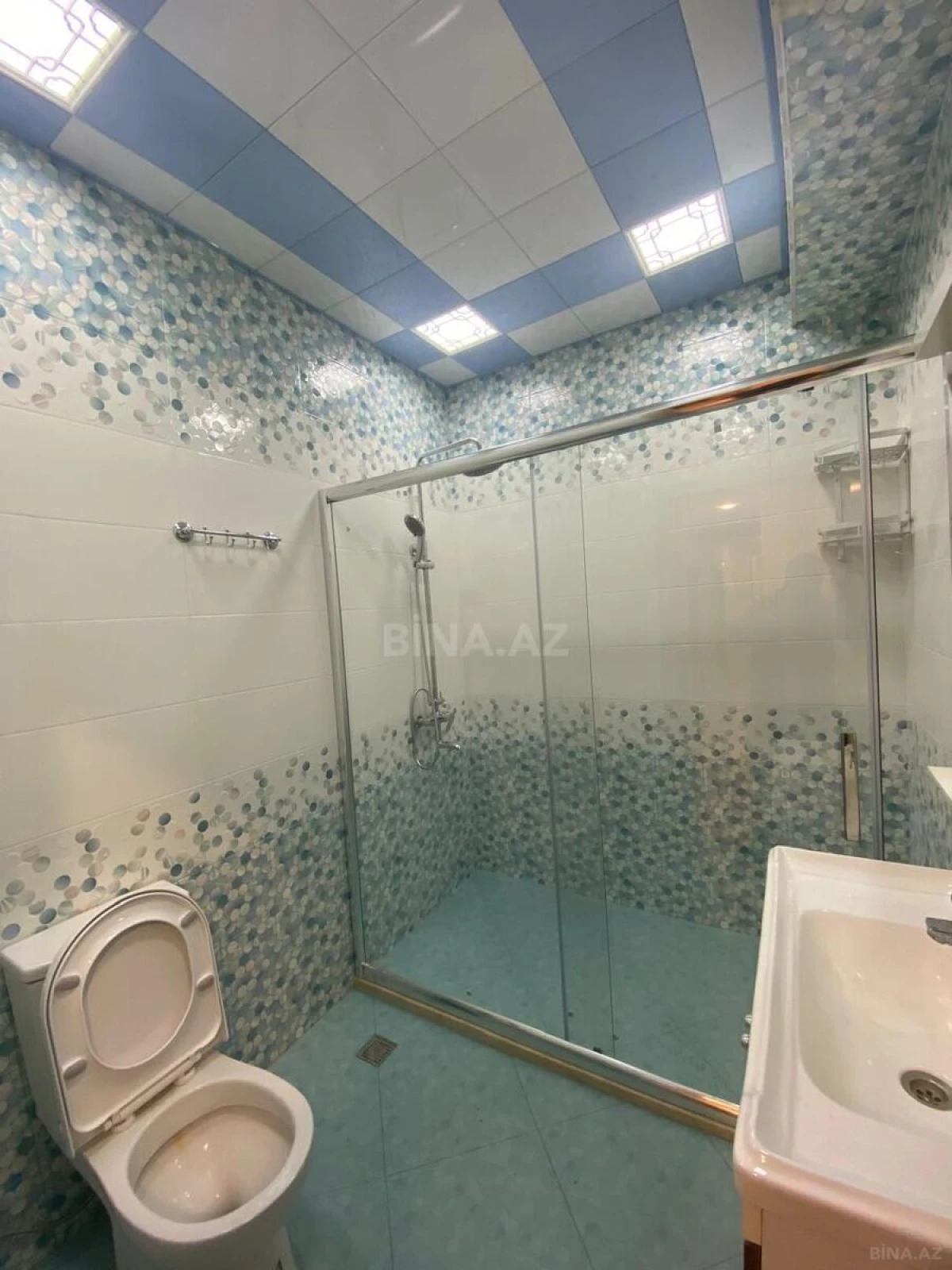 Kirayə verilir 2 otaqlı mənzil 98 m²