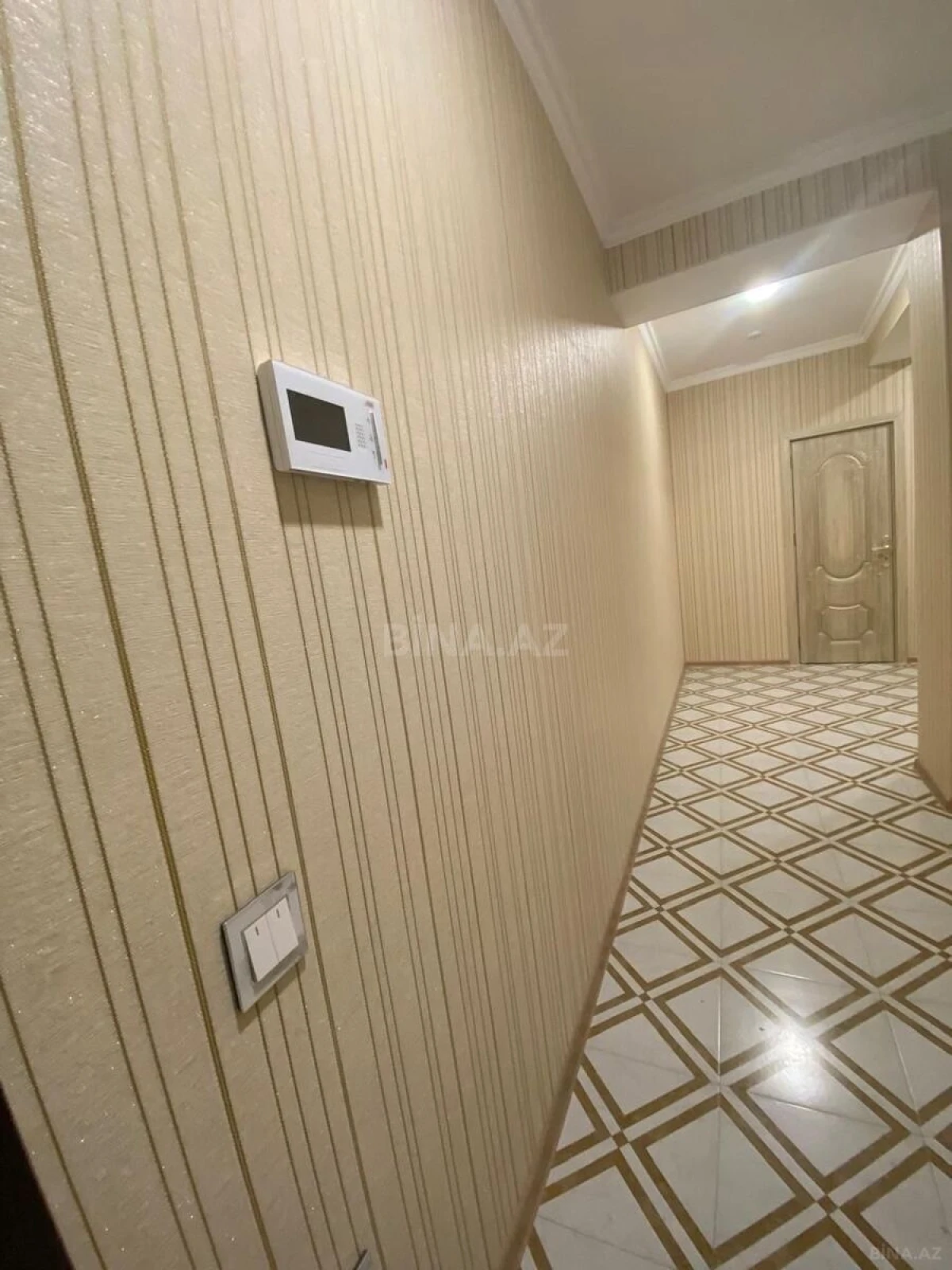 Kirayə verilir 2 otaqlı mənzil 98 m²