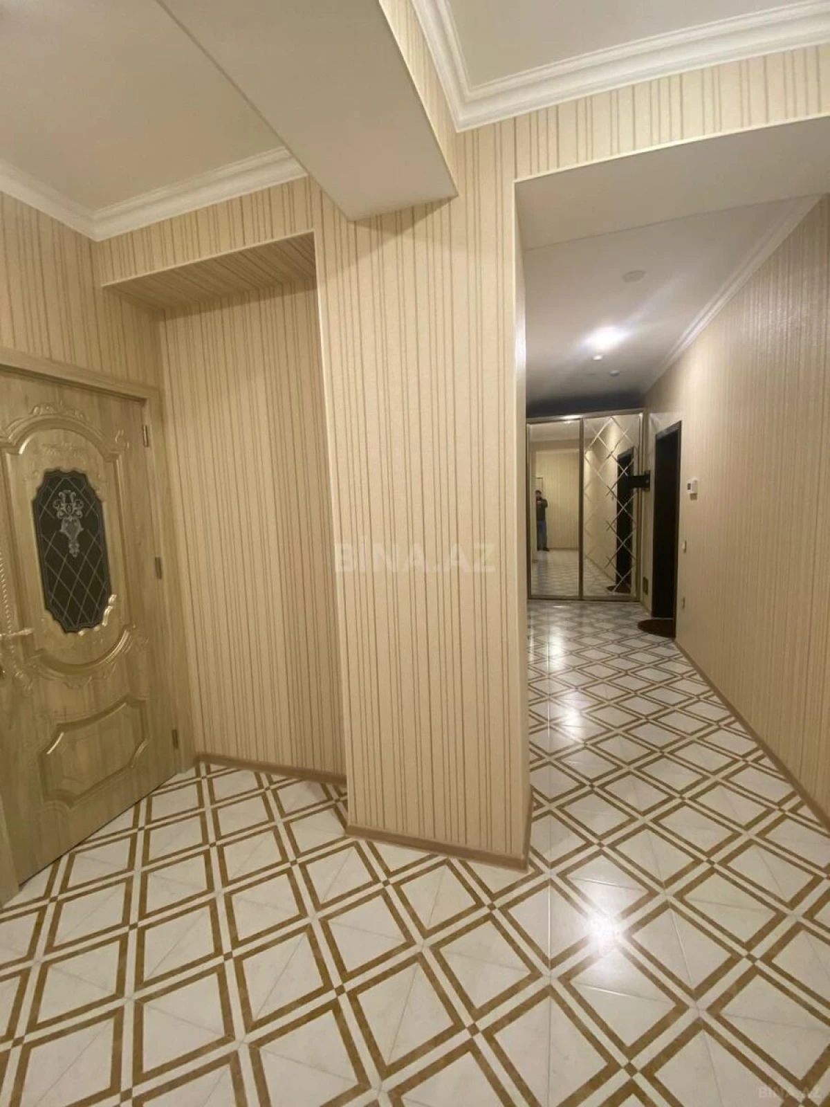 Kirayə verilir 2 otaqlı mənzil 98 m²