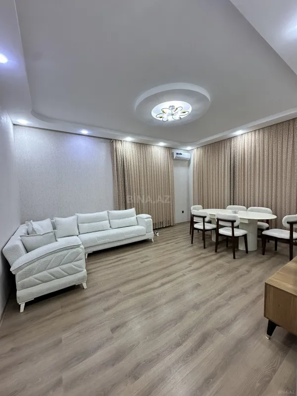 Satılır 5 otaqlı həyət evi 240 m²