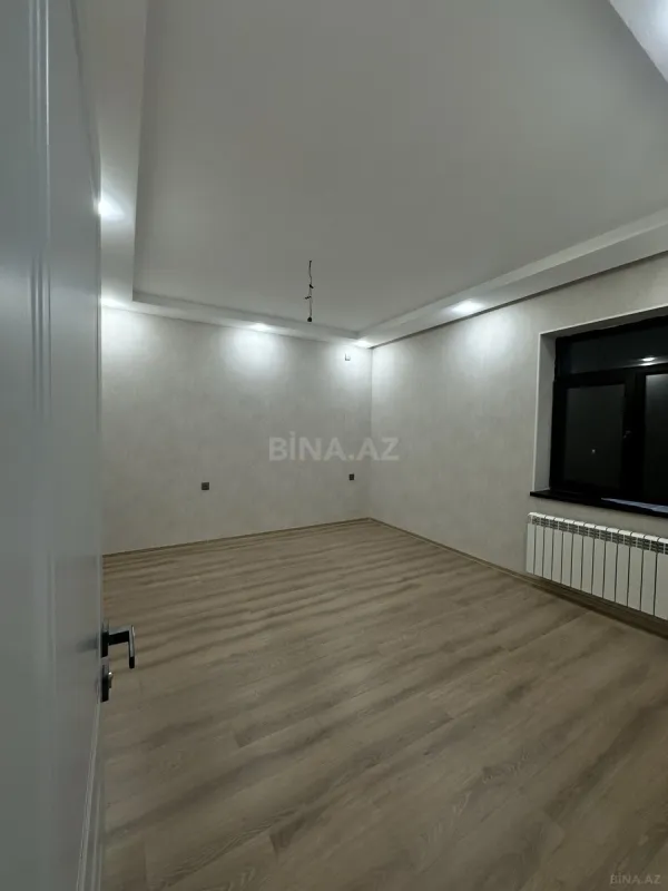 Satılır 5 otaqlı həyət evi 240 m²