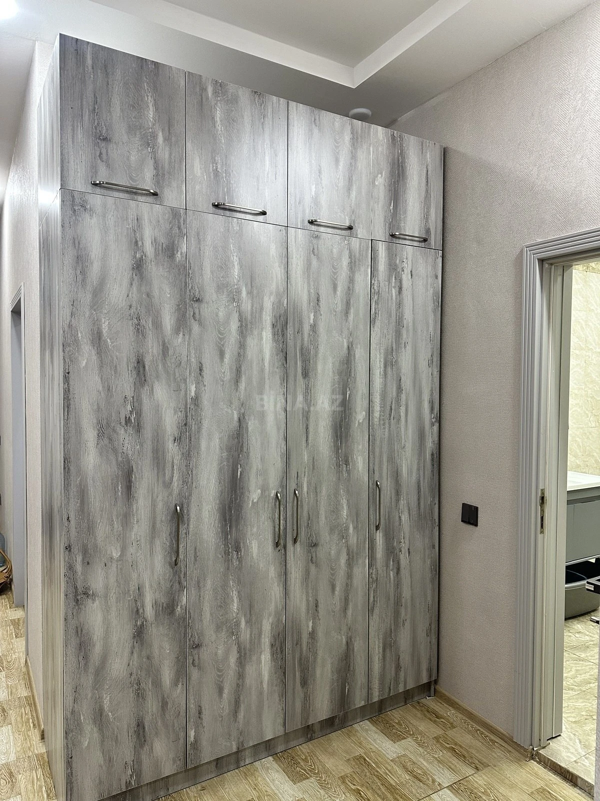 Satılır 5 otaqlı həyət evi 240 m²