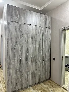 Satılır 5 otaqlı həyət evi 240 m²