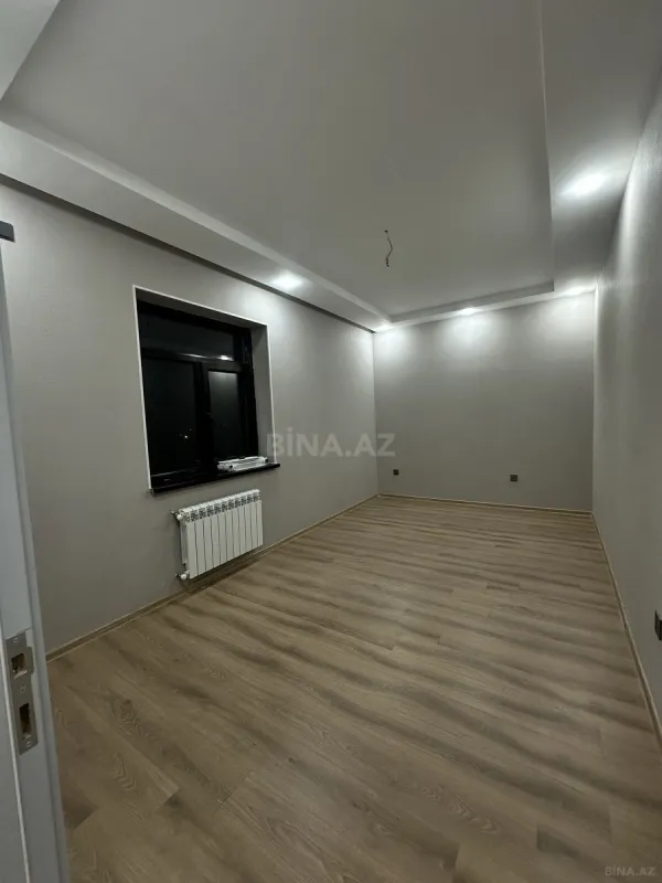 Satılır 5 otaqlı həyət evi 240 m²