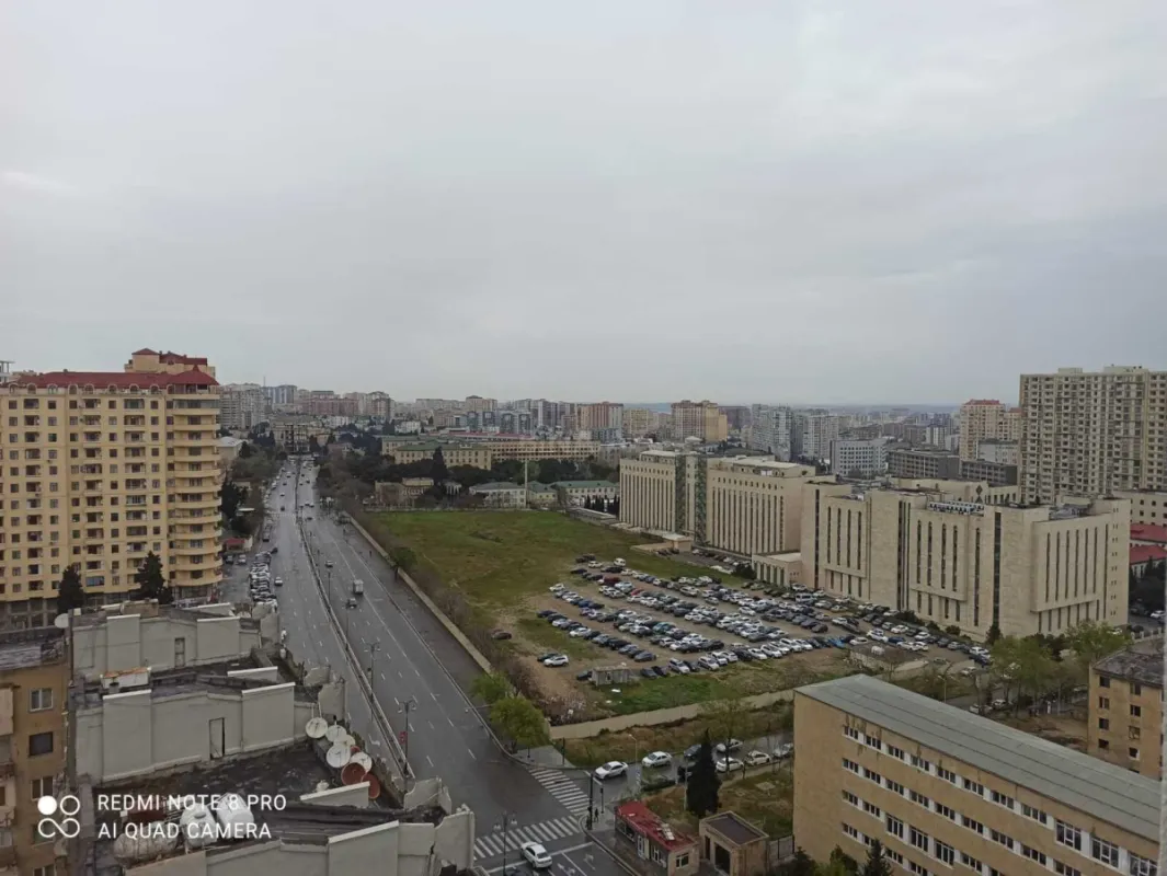 Satılır 3 otaqlı mənzil 146 m²