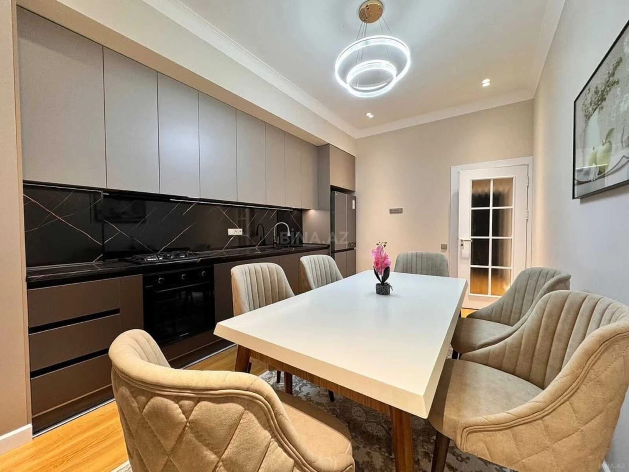 Kirayə verilir 2 otaqlı mənzil 70 m²