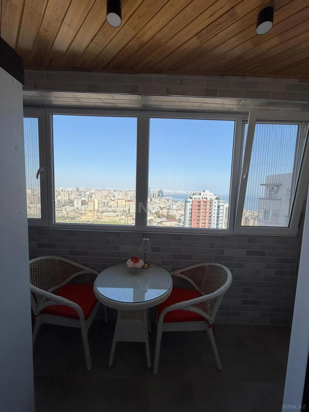 Satılır 2 otaqlı mənzil 73 m²