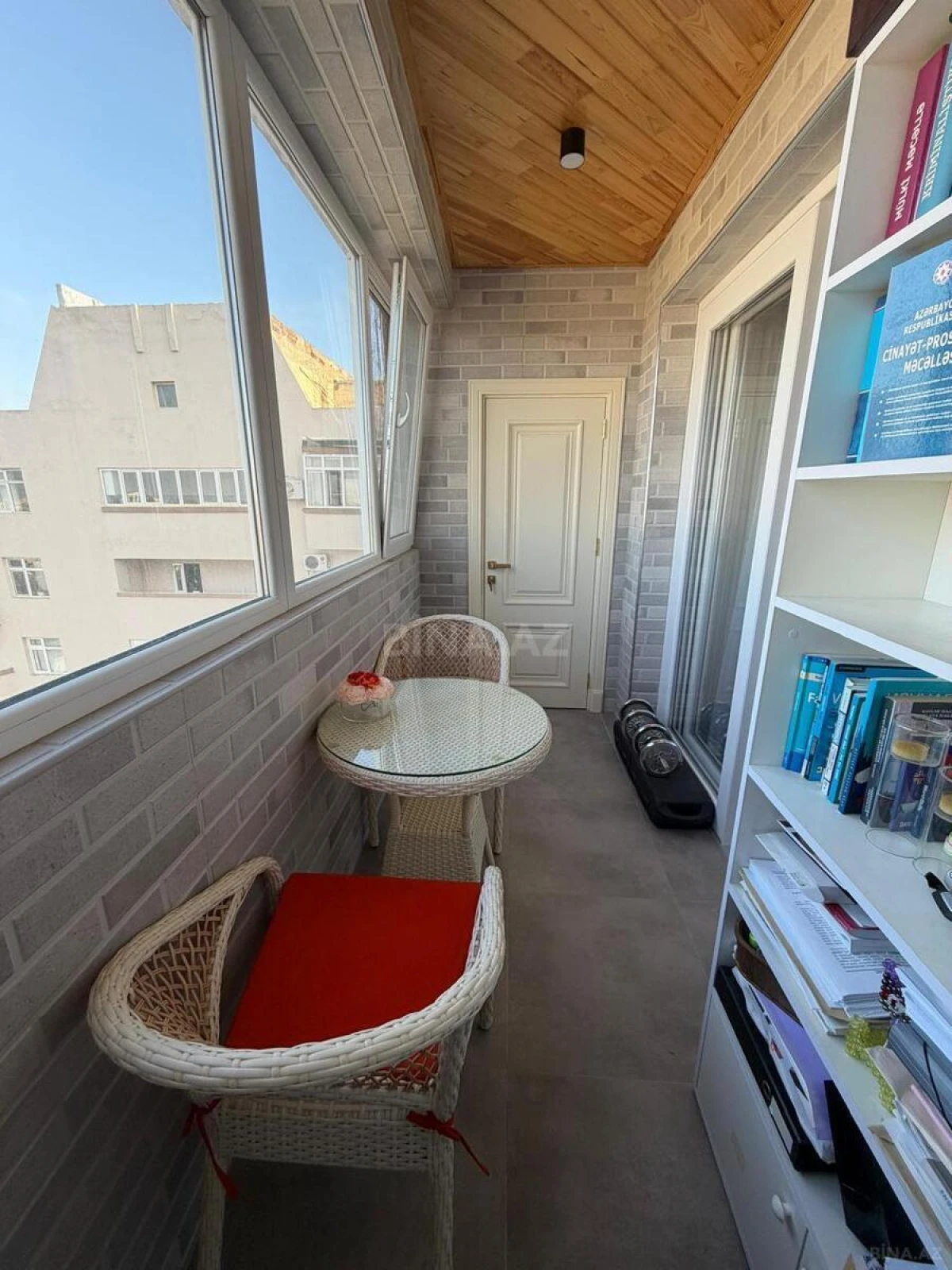 Satılır 2 otaqlı mənzil 73 m²