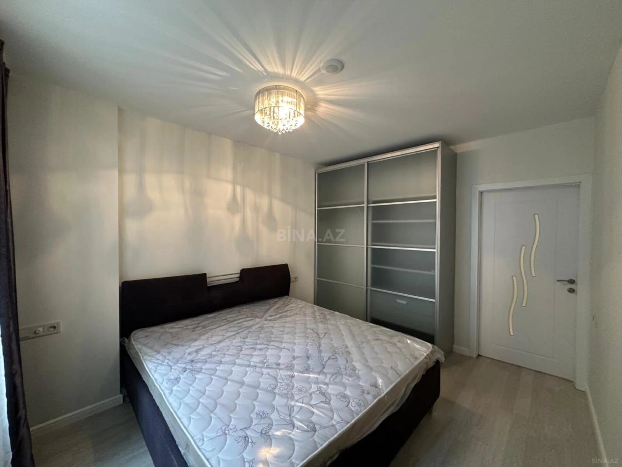 Kirayə verilir 2 otaqlı mənzil 75 m²
