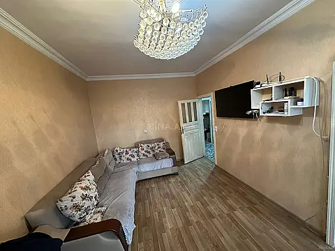 Kirayə verilir 3 otaqlı mənzil 70 m² — Bakı, Memar Əcəmi yanı 3 otaq 70.00 m²