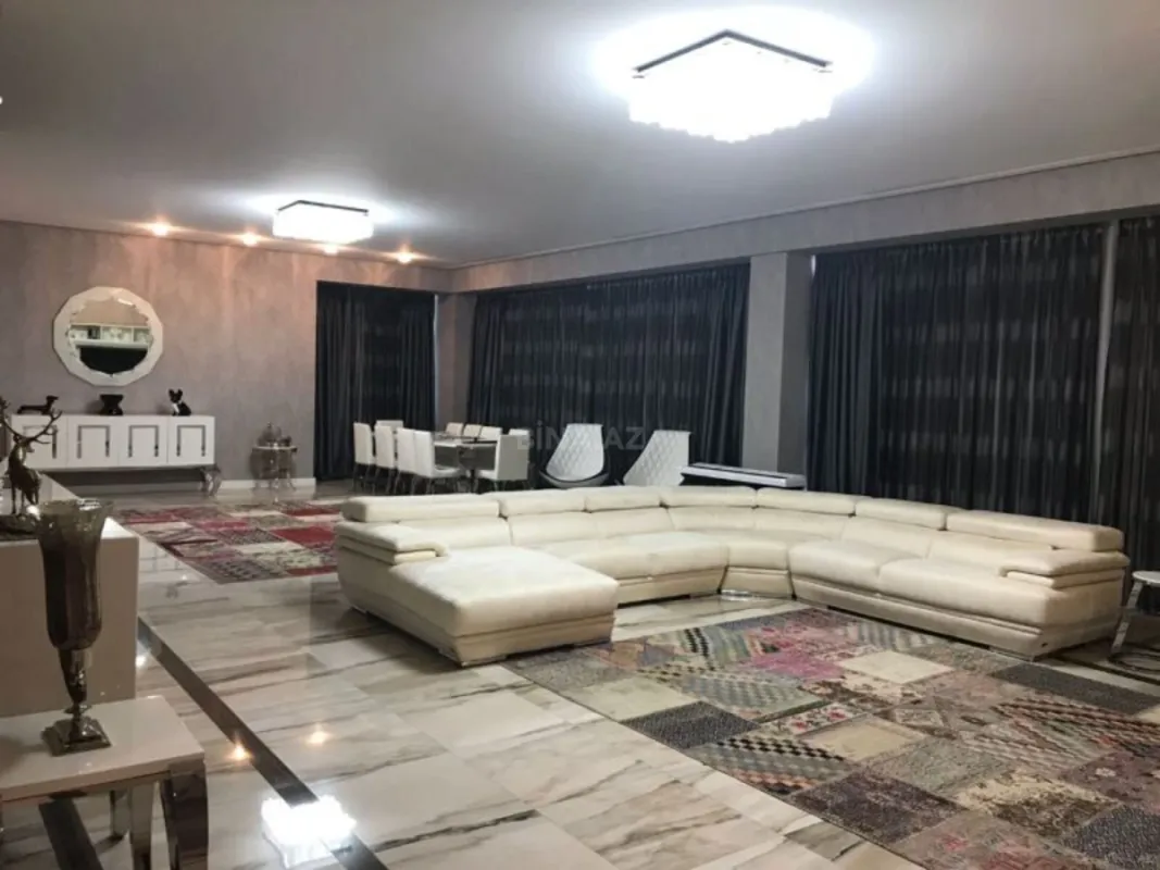 Satılır 6 otaqlı həyət evi 450 m²