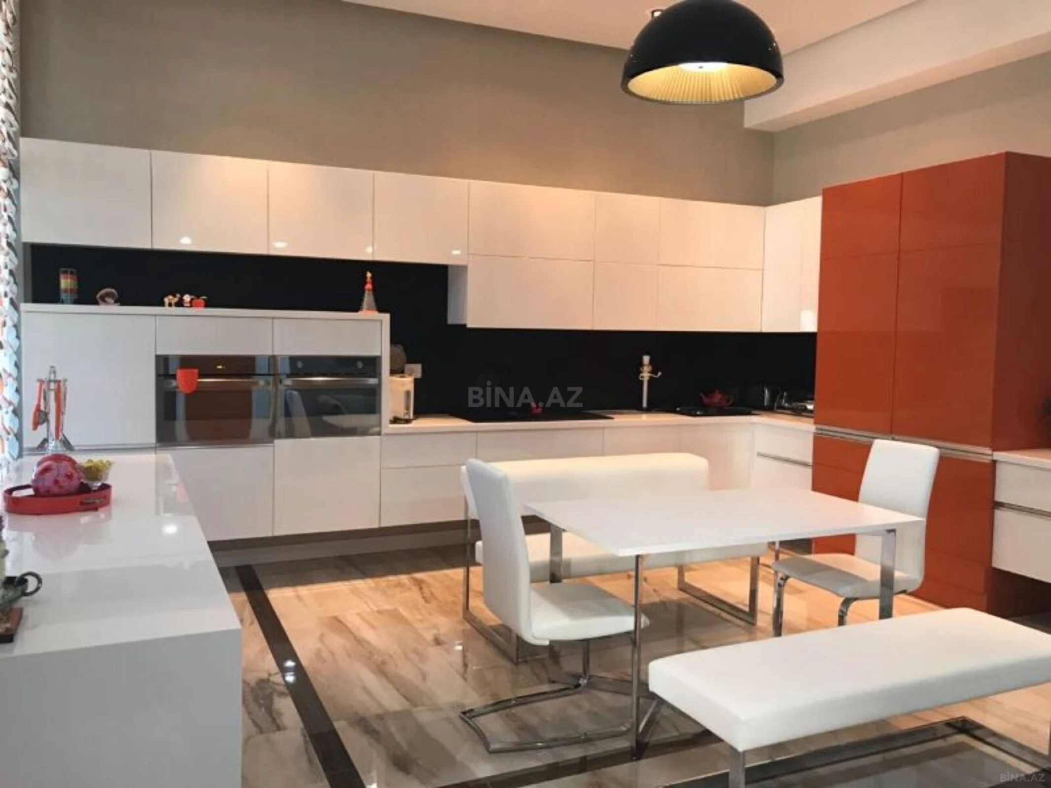 Satılır 6 otaqlı həyət evi 450 m²