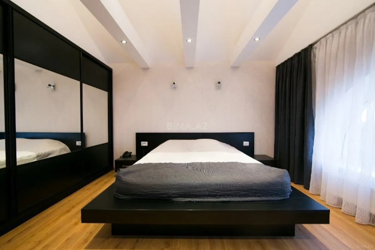 Satılır 6 otaqlı həyət evi 450 m²