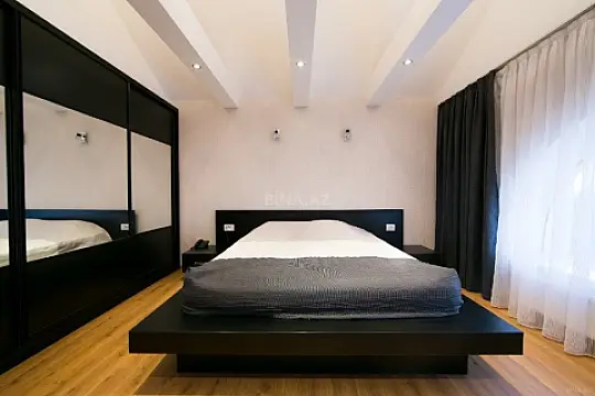 Satılır 6 otaqlı həyət evi 450 m²