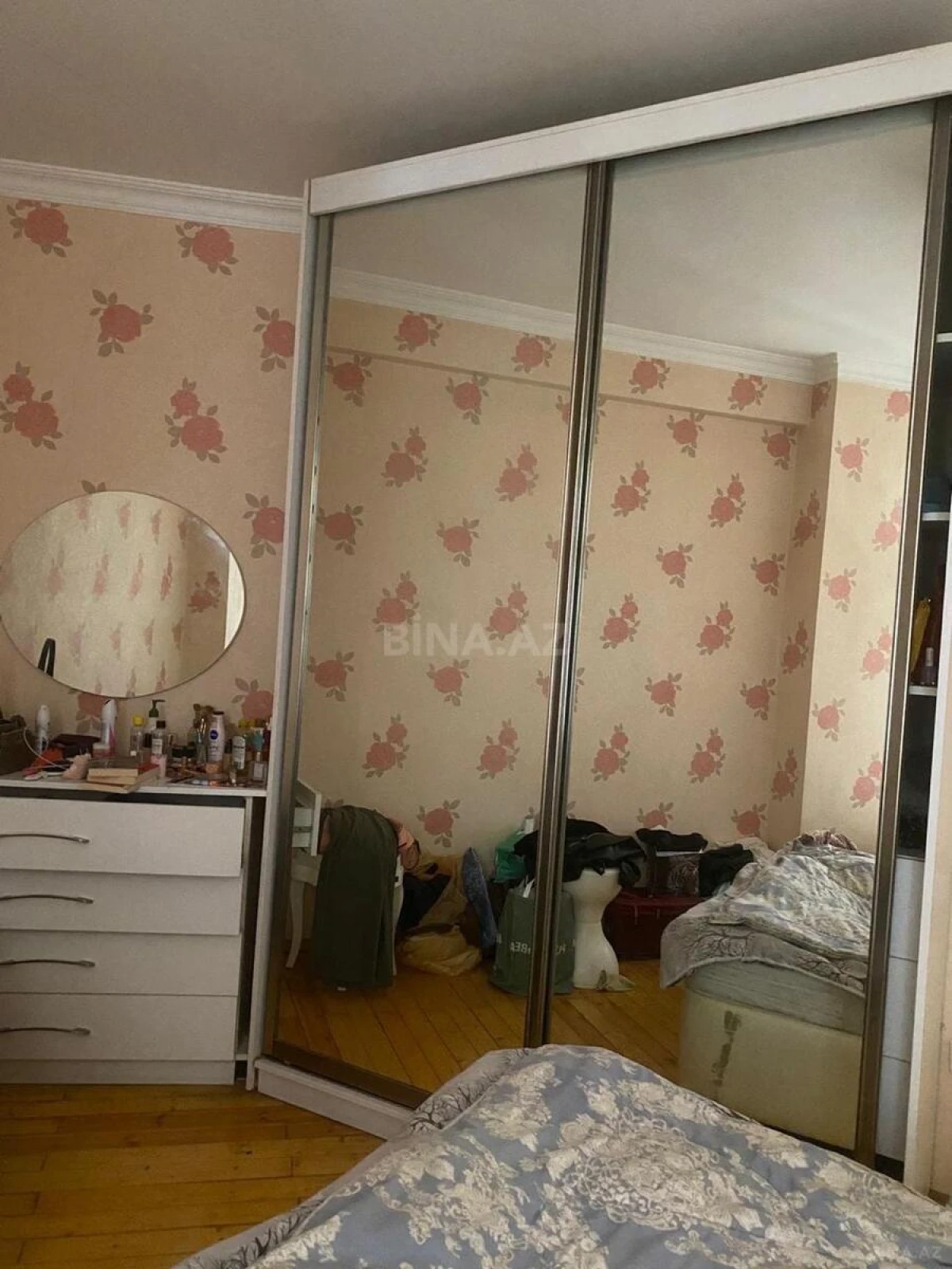 Kirayə verilir 2 otaqlı mənzil 70 m²