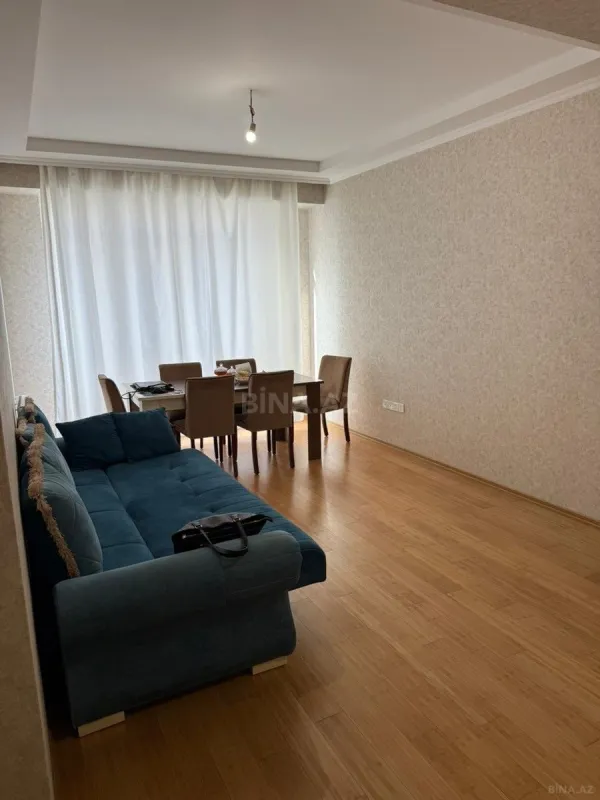 Kirayə verilir 2 otaqlı mənzil 70 m²
