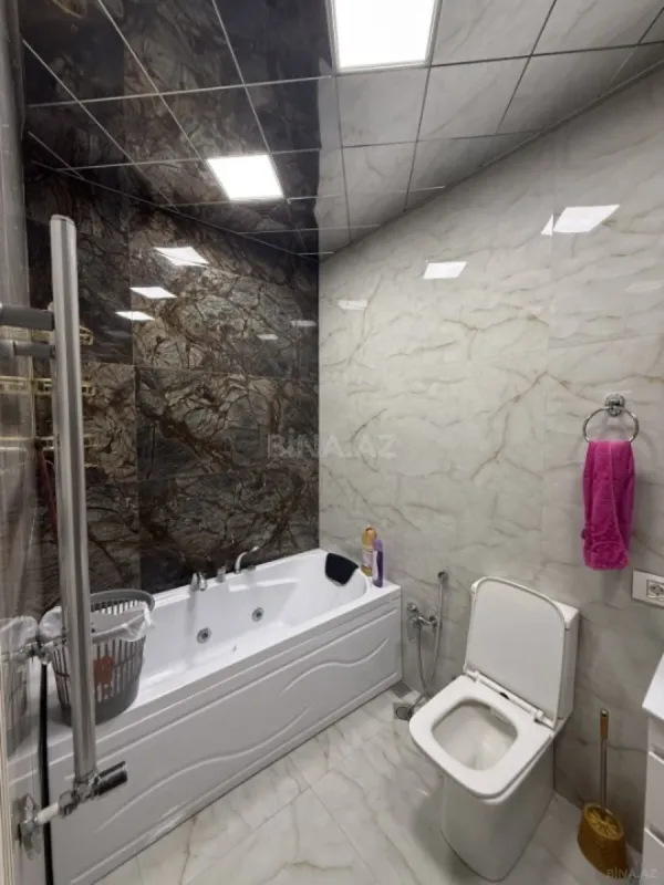 Satılır 4 otaqlı mənzil 173 m²