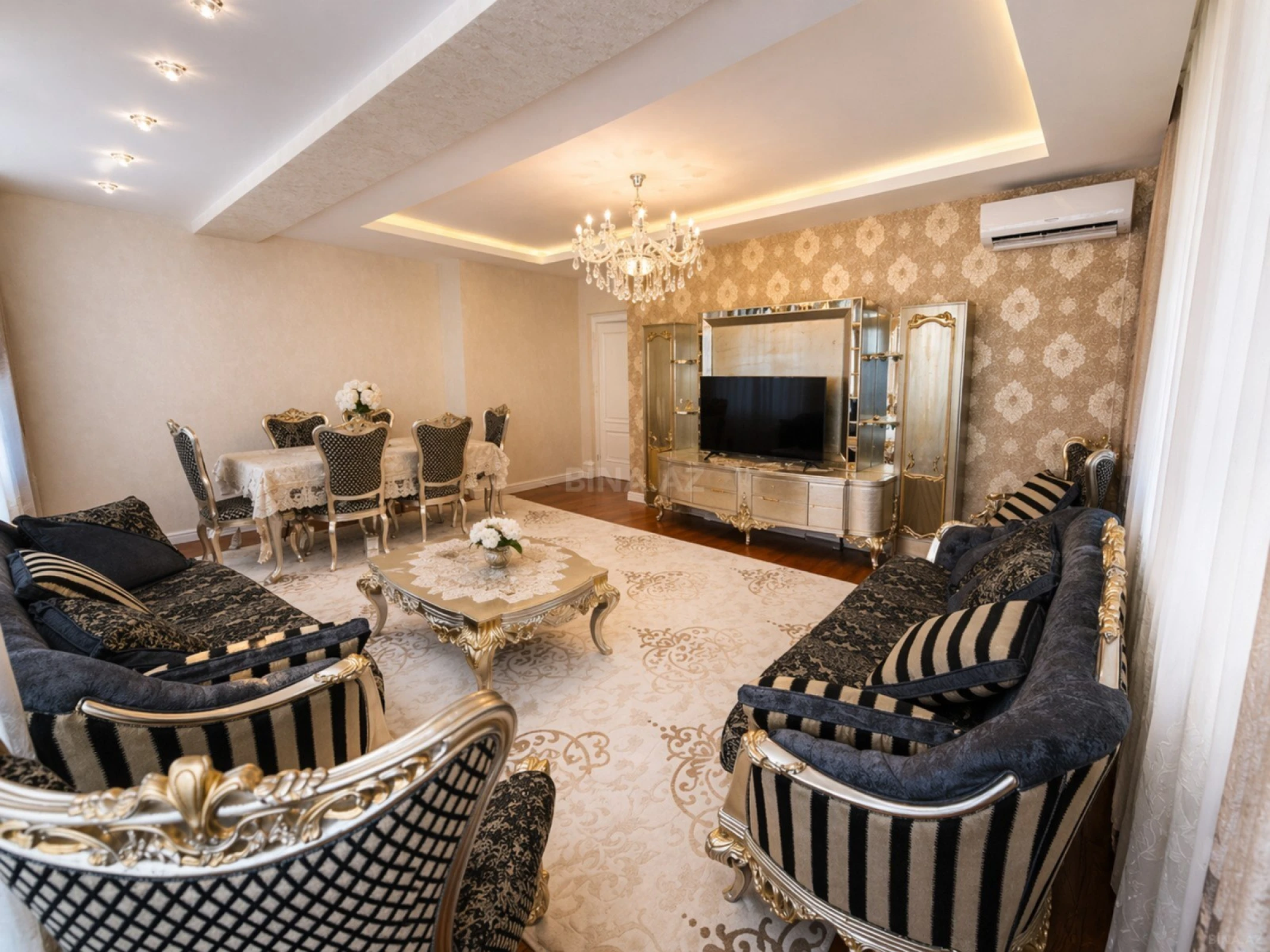 Satılır 4 otaqlı mənzil 173 m²