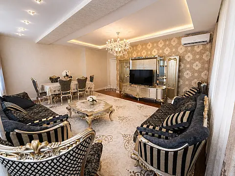 Satılır 4 otaqlı mənzil 173 m²
