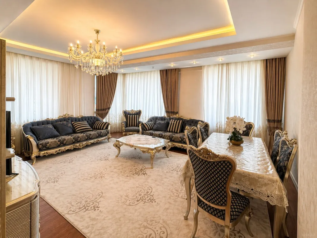 Satılır 4 otaqlı mənzil 173 m²