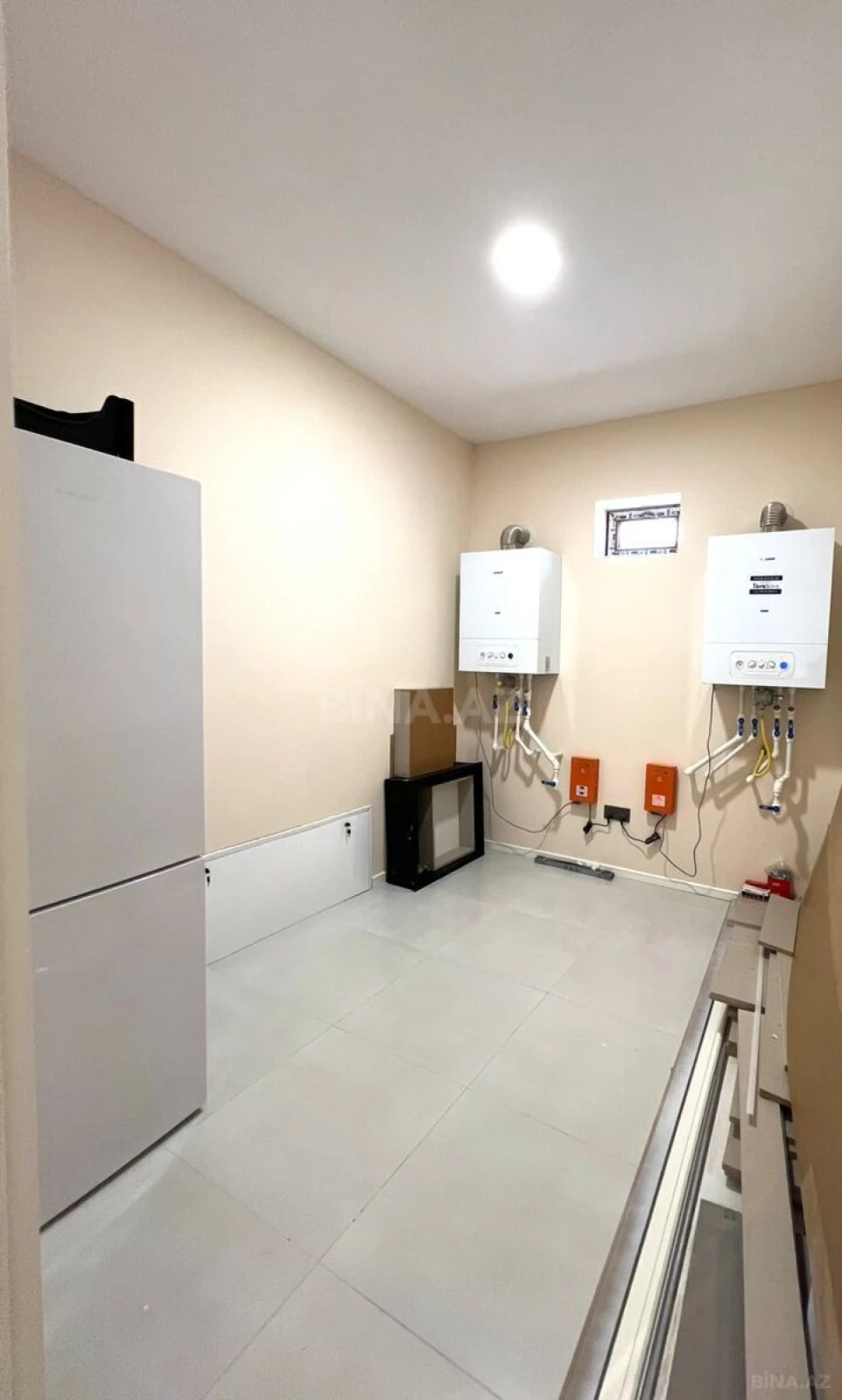 Satılır 8 otaqlı həyət evi 620 m²