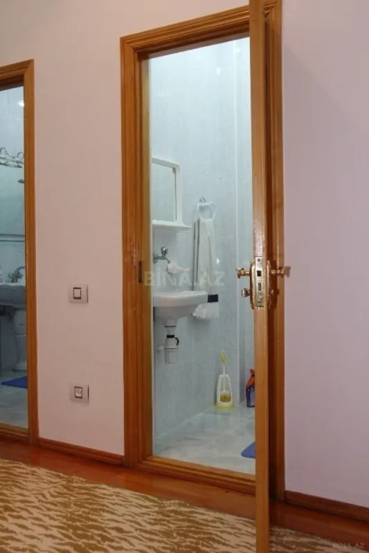 Kirayə verilir 4 otaqlı mənzil 150 m²