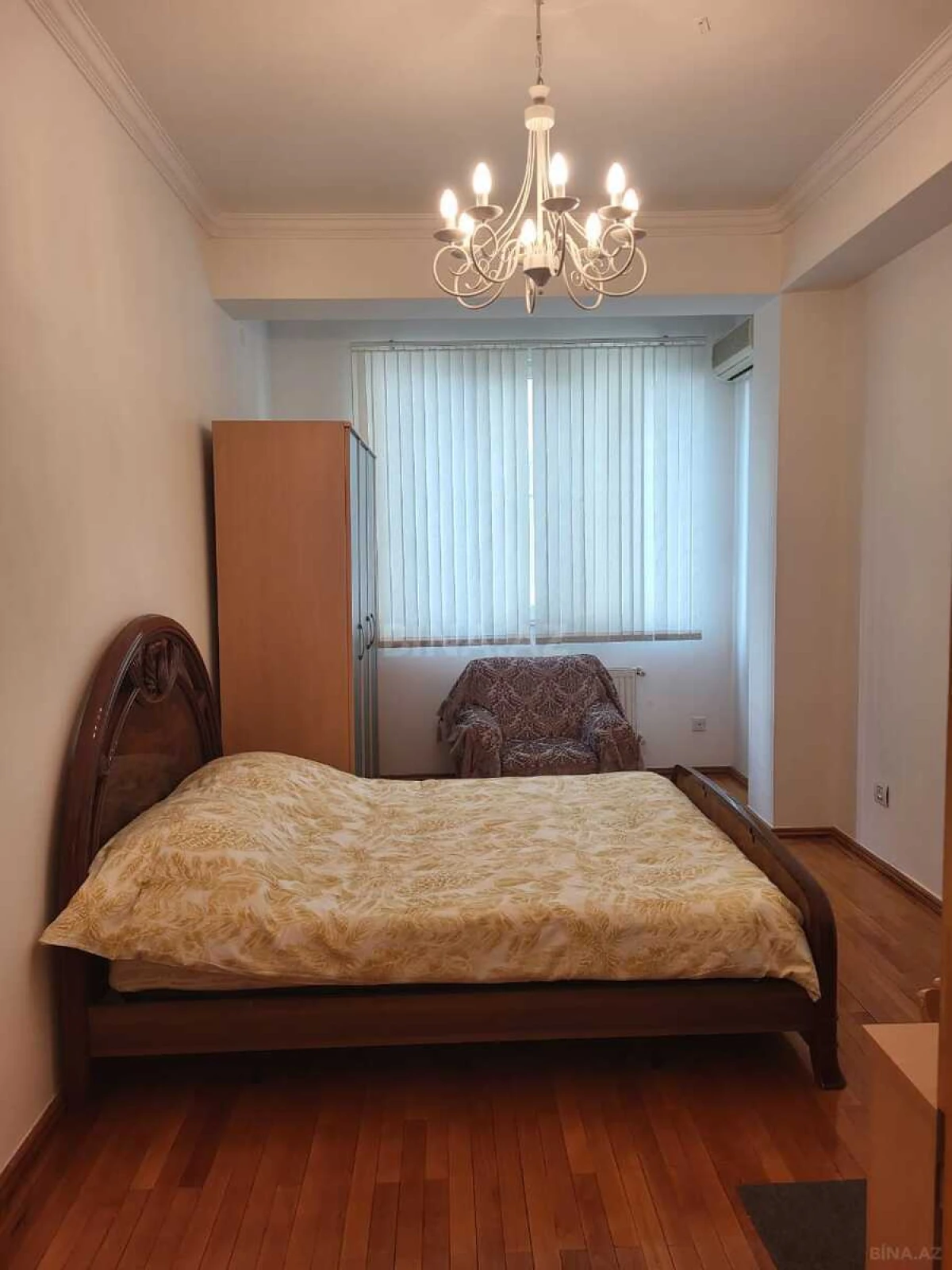 Kirayə verilir 4 otaqlı mənzil 150 m²