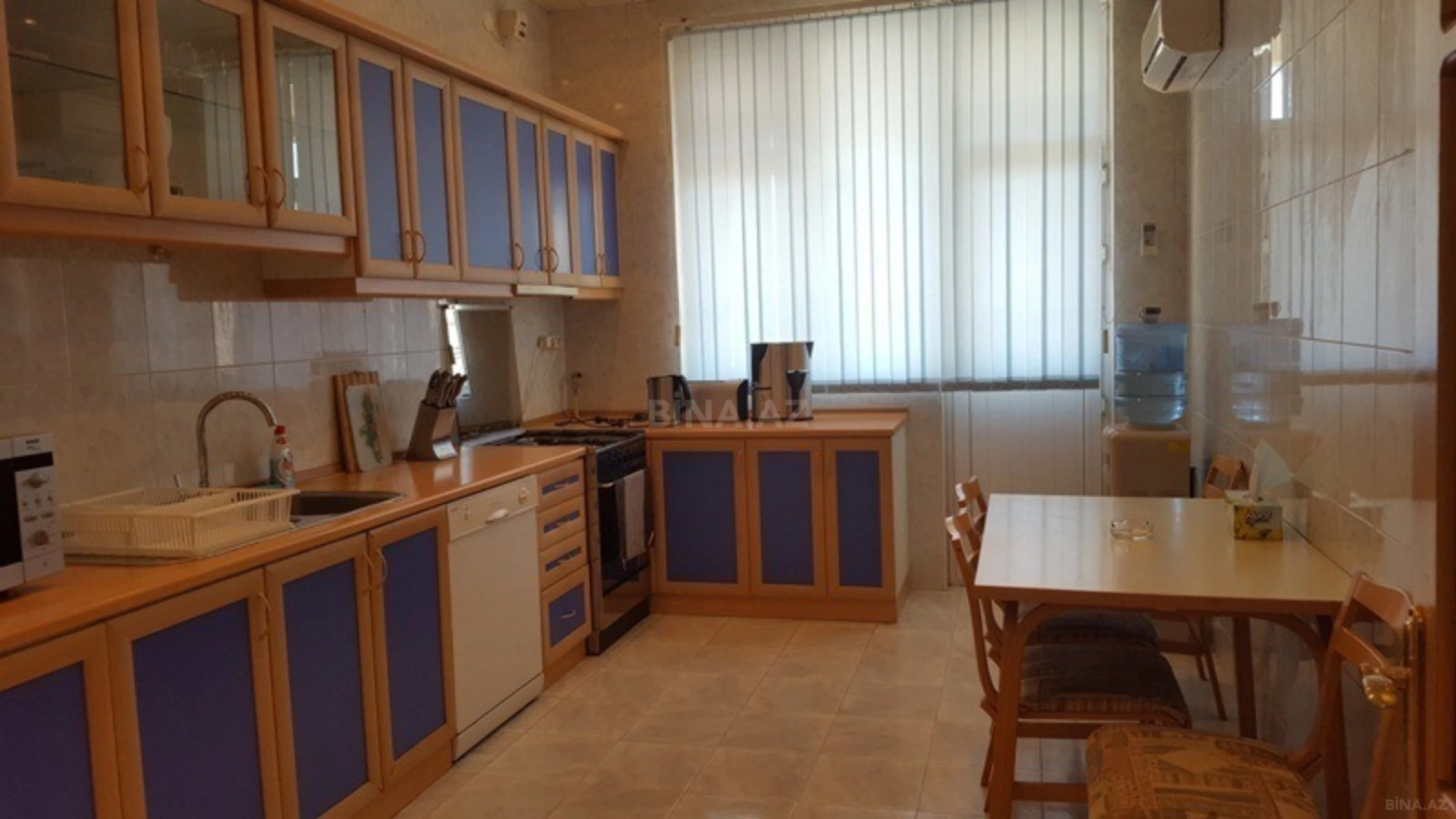 Kirayə verilir 4 otaqlı mənzil 150 m²