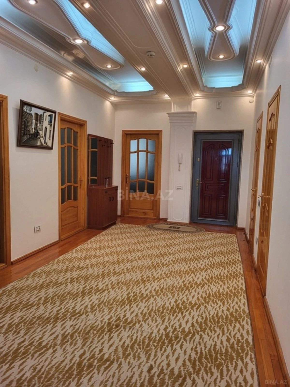 Kirayə verilir 4 otaqlı mənzil 150 m²