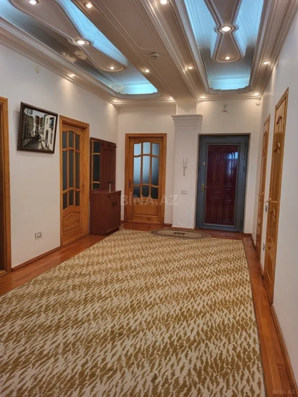 Kirayə verilir 4 otaqlı mənzil 150 m²
