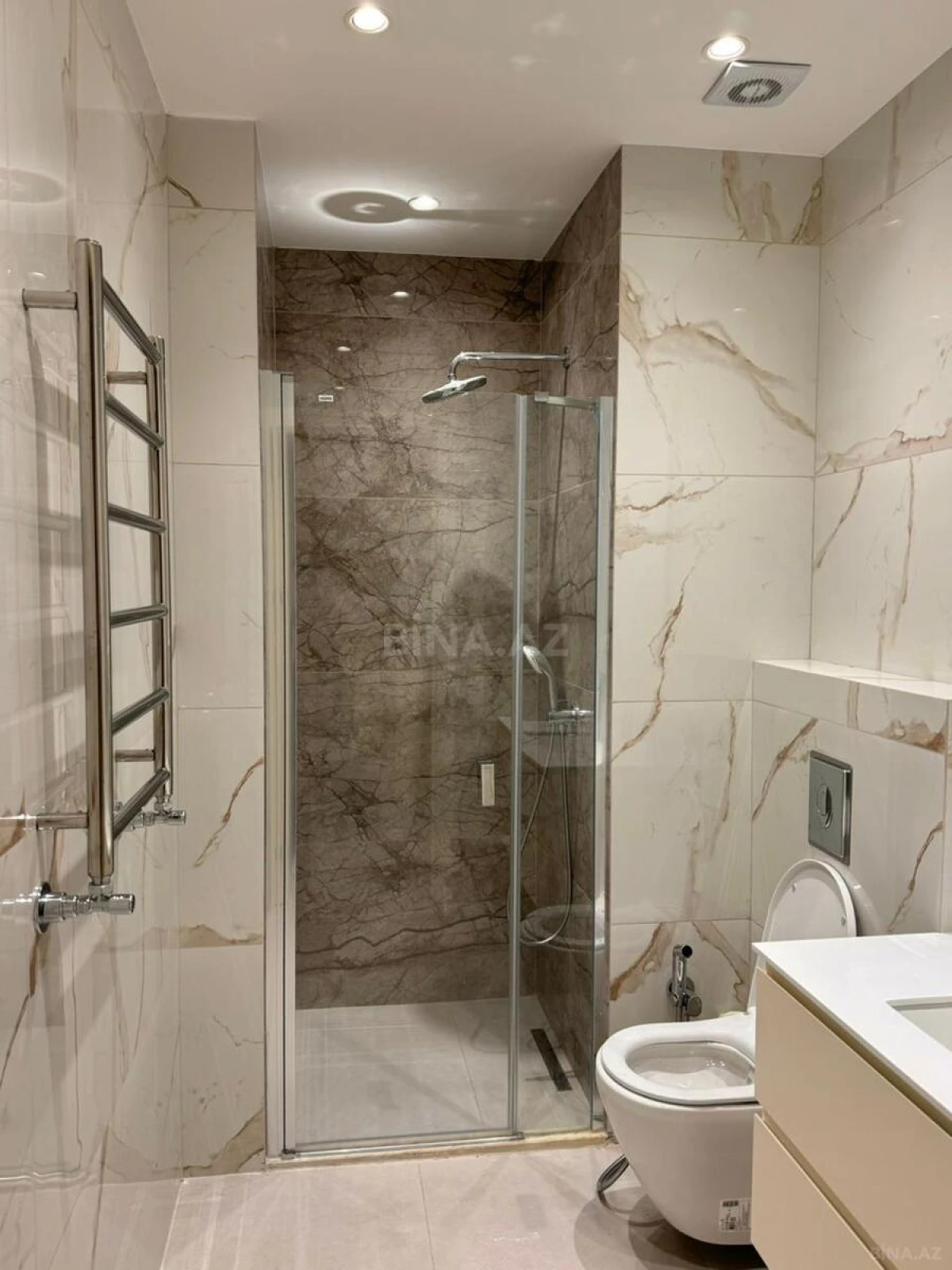 Kirayə verilir 2 otaqlı mənzil 65 m²