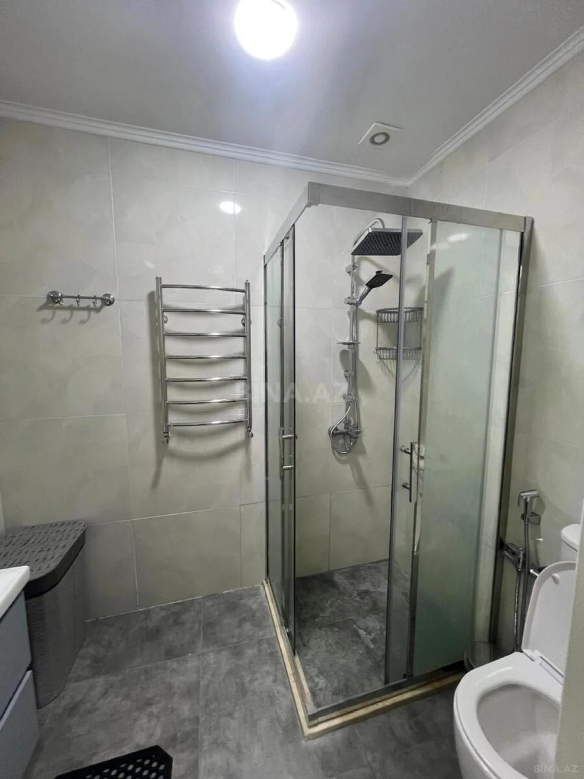 Kirayə verilir 2 otaqlı mənzil 63 m²
