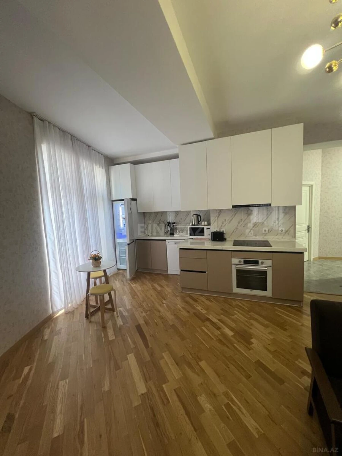 Kirayə verilir 2 otaqlı mənzil 63 m²