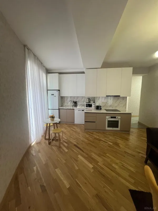 Kirayə verilir 2 otaqlı mənzil 63 m²