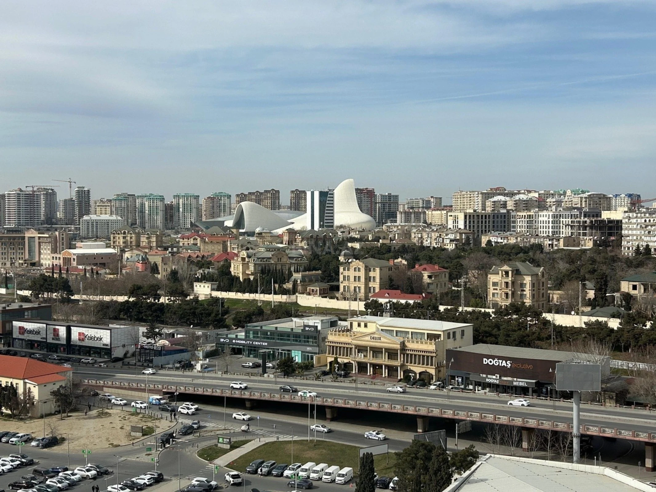 Satılır 3 otaqlı mənzil 110 m²