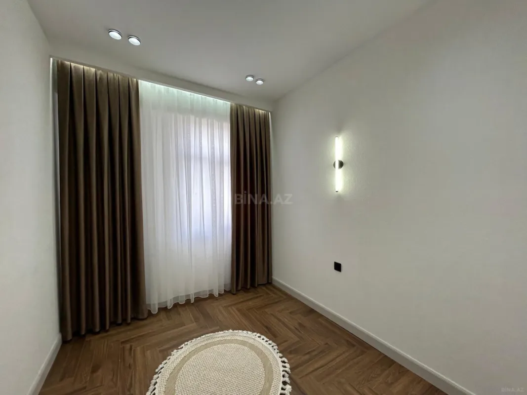 Satılır 3 otaqlı mənzil 110 m²