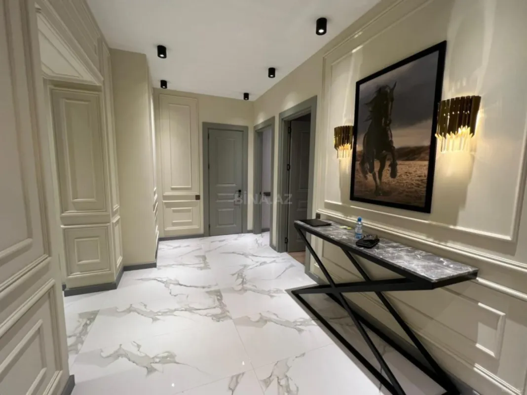 Kirayə verilir 2 otaqlı mənzil 115 m²