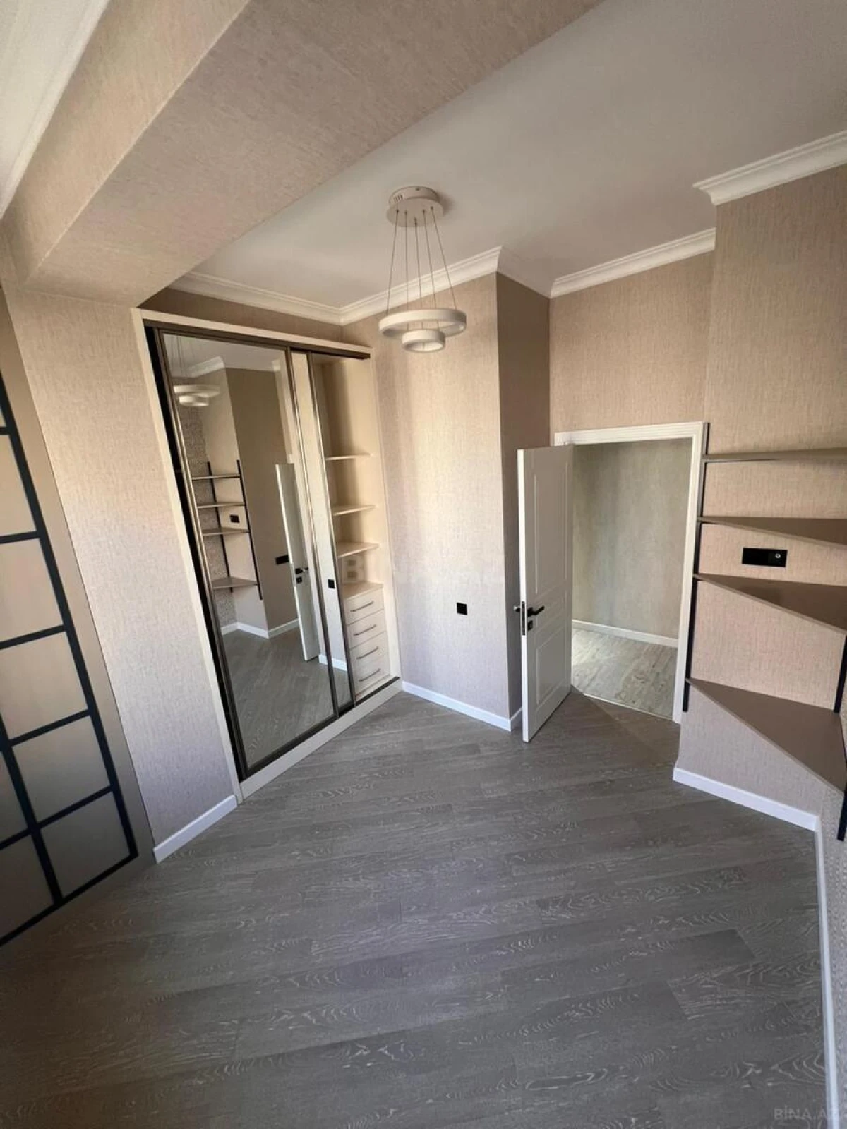Satılır 3 otaqlı mənzil 95 m²