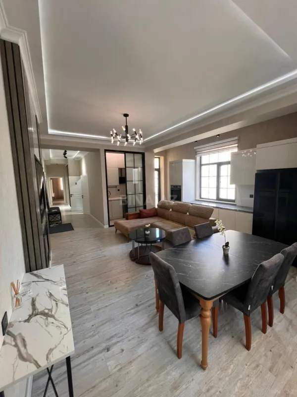 Satılır 3 otaqlı mənzil 95 m²