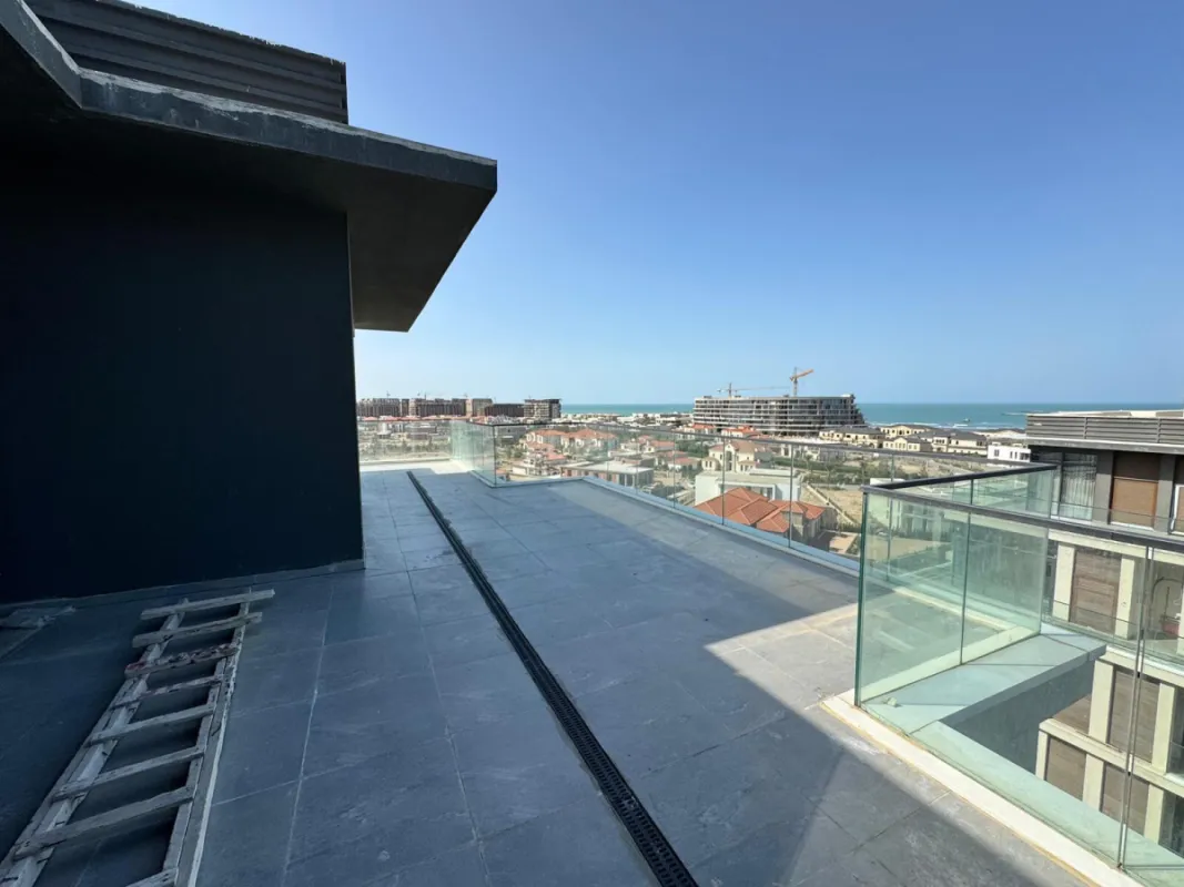 Satılır 4 otaqlı mənzil 208 m²