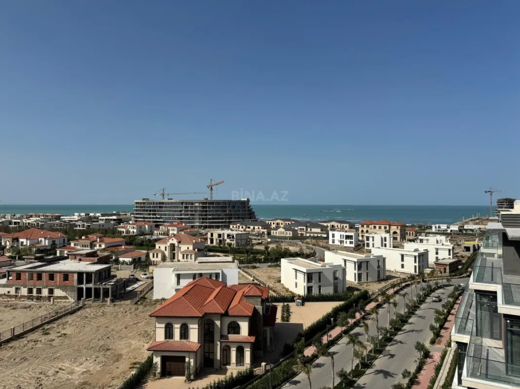 Satılır 4 otaqlı mənzil 208 m²