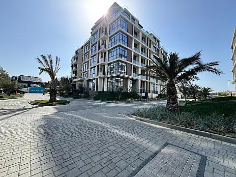 Satılır 4 otaqlı mənzil 208 m²