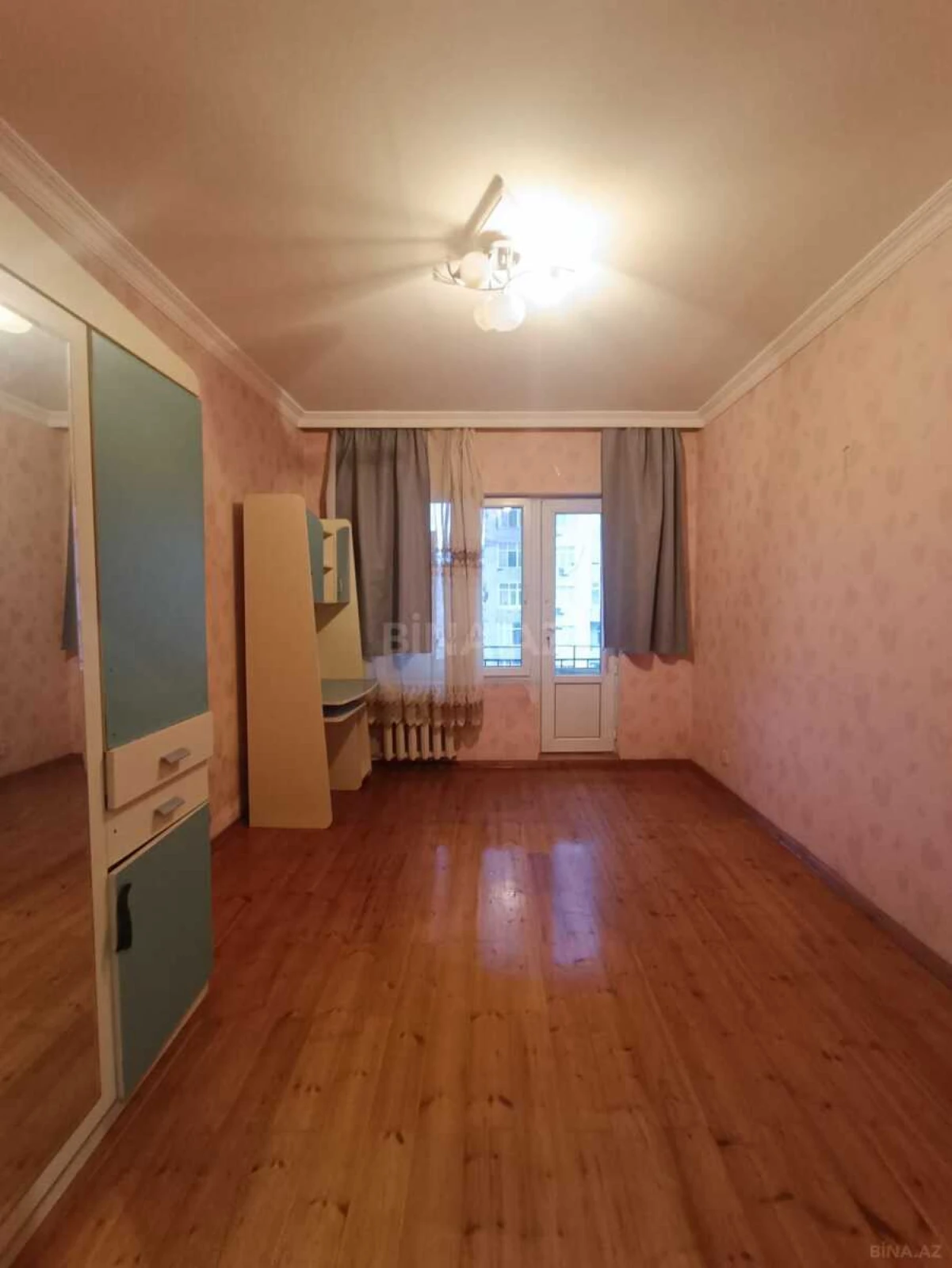 Satılır 3 otaqlı mənzil 82 m²