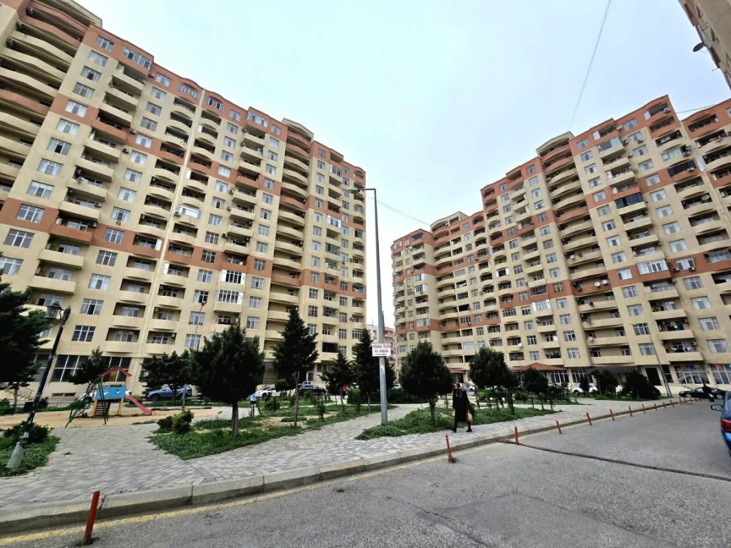 Satılır 2 otaqlı mənzil 101 m²
