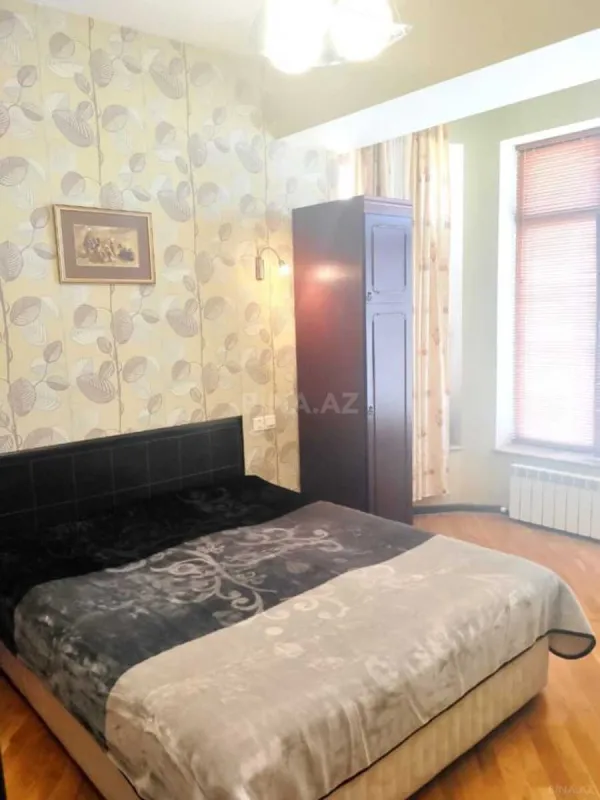Satılır 3 otaqlı mənzil 140 m²