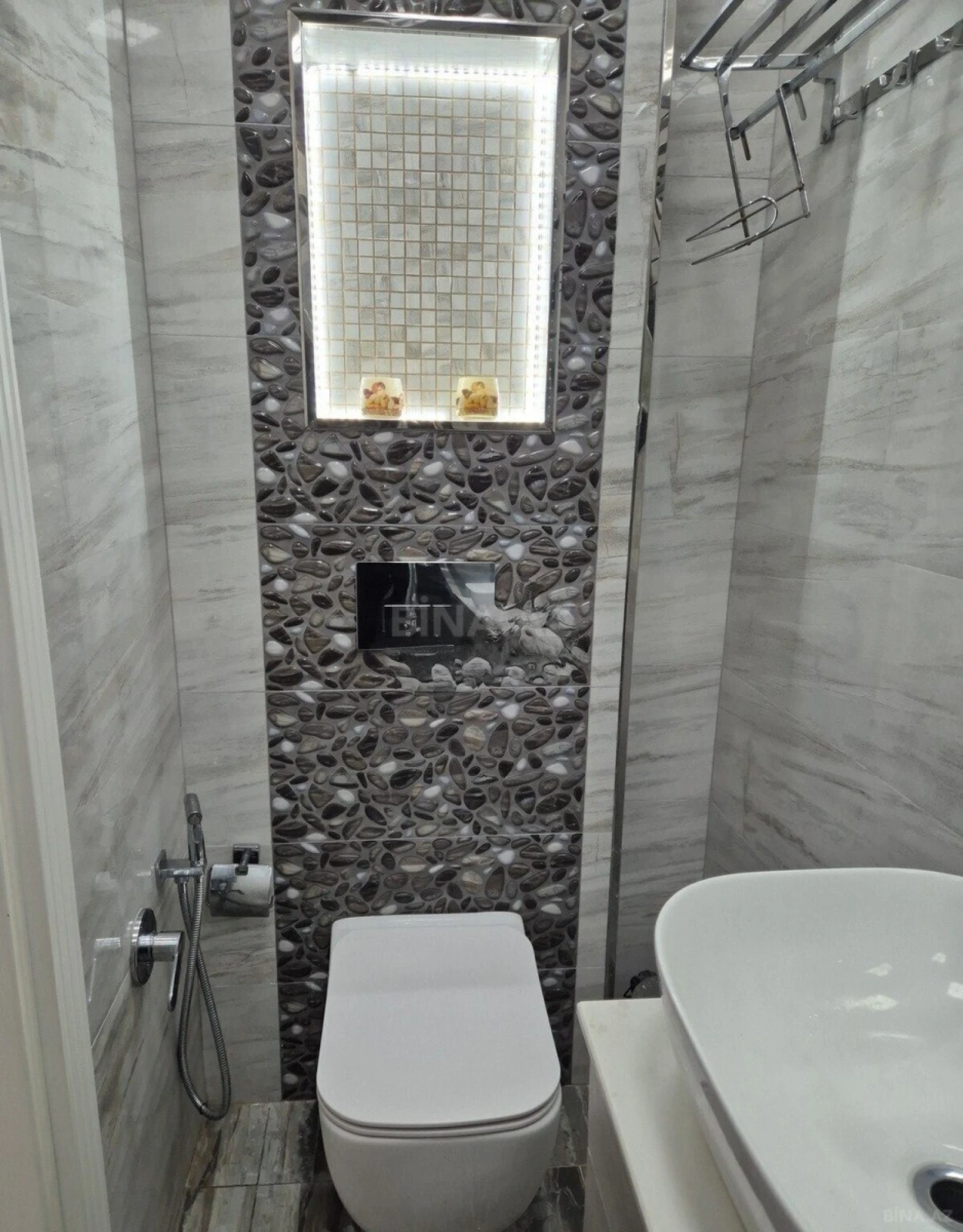 Satılır 2 otaqlı mənzil 75 m²
